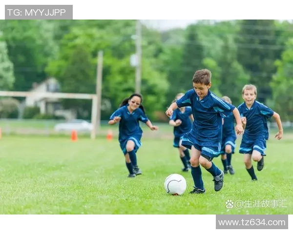 最著名的足球明星在绿茵场上展现非凡技艺与激情的精彩瞬间